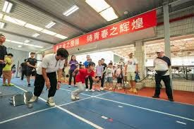 详解棒球规则中的投球板站位规定轴心脚离开时机对犯规的界定