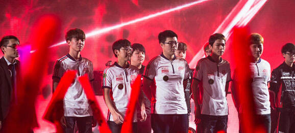 露了他们在 露了他们在